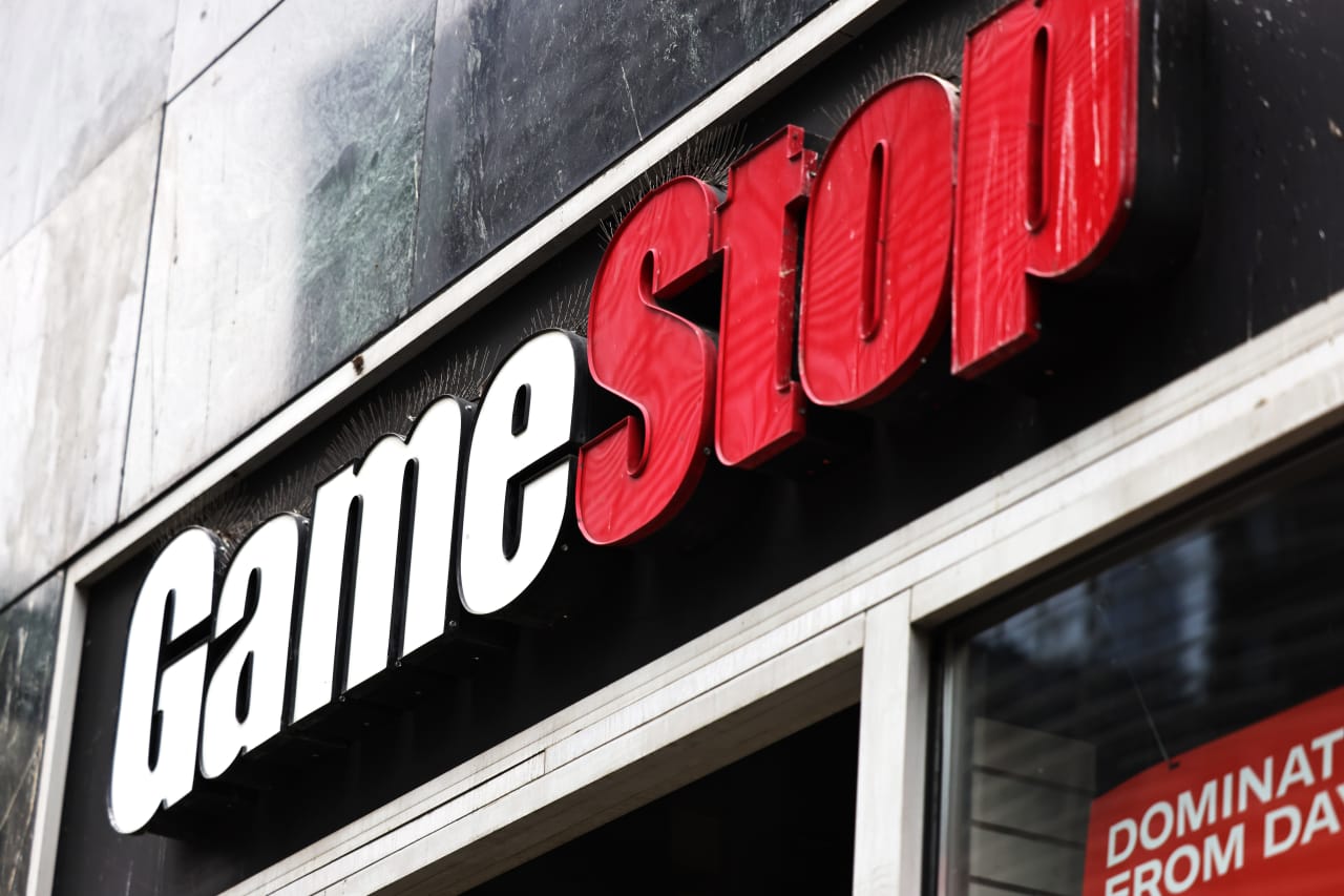 GameStop still soaring on meme rally, but beware the end of the ‘buying frenzy’