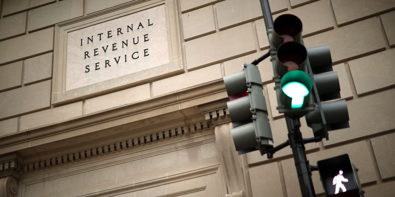 The IRS just announced when taxpayers can start filing returns this year - Vimarsana News