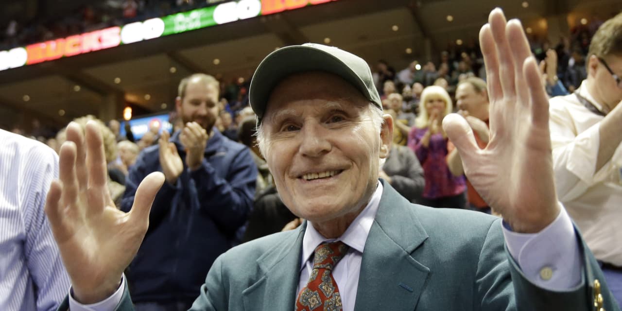 Herb Kohl, former U.S. senator and owner of NBA's Milwaukee Bucks, dies at 88 - Vimarsana News