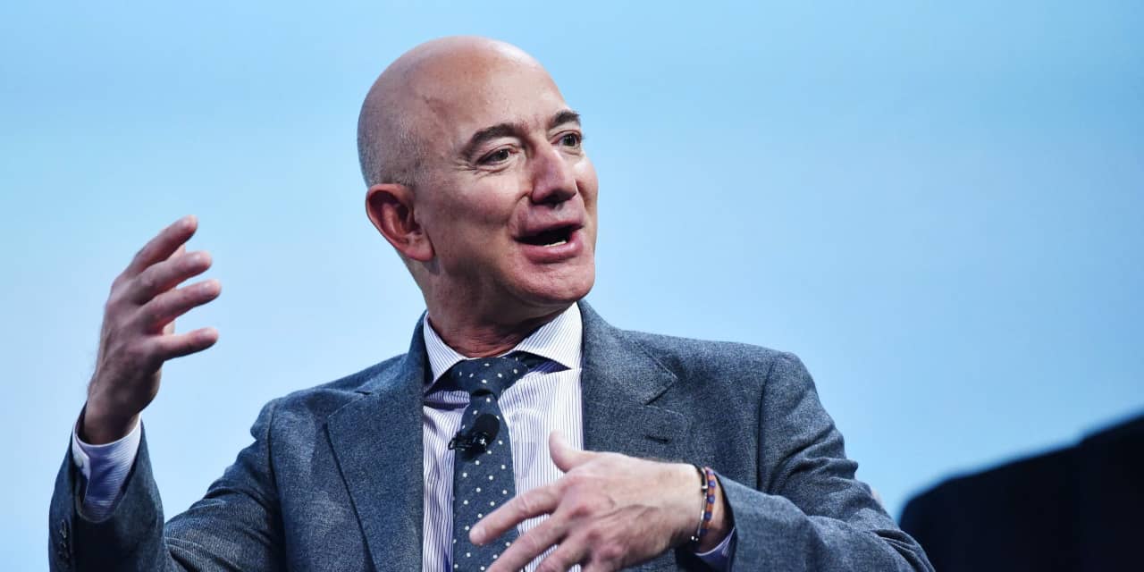 Jeff Bezos founded Amazon in garage of this Seattle-area home that's up for sale - Vimarsana News