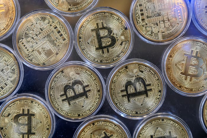 What will happen to bitcoin prices if the Federal Reserve cuts