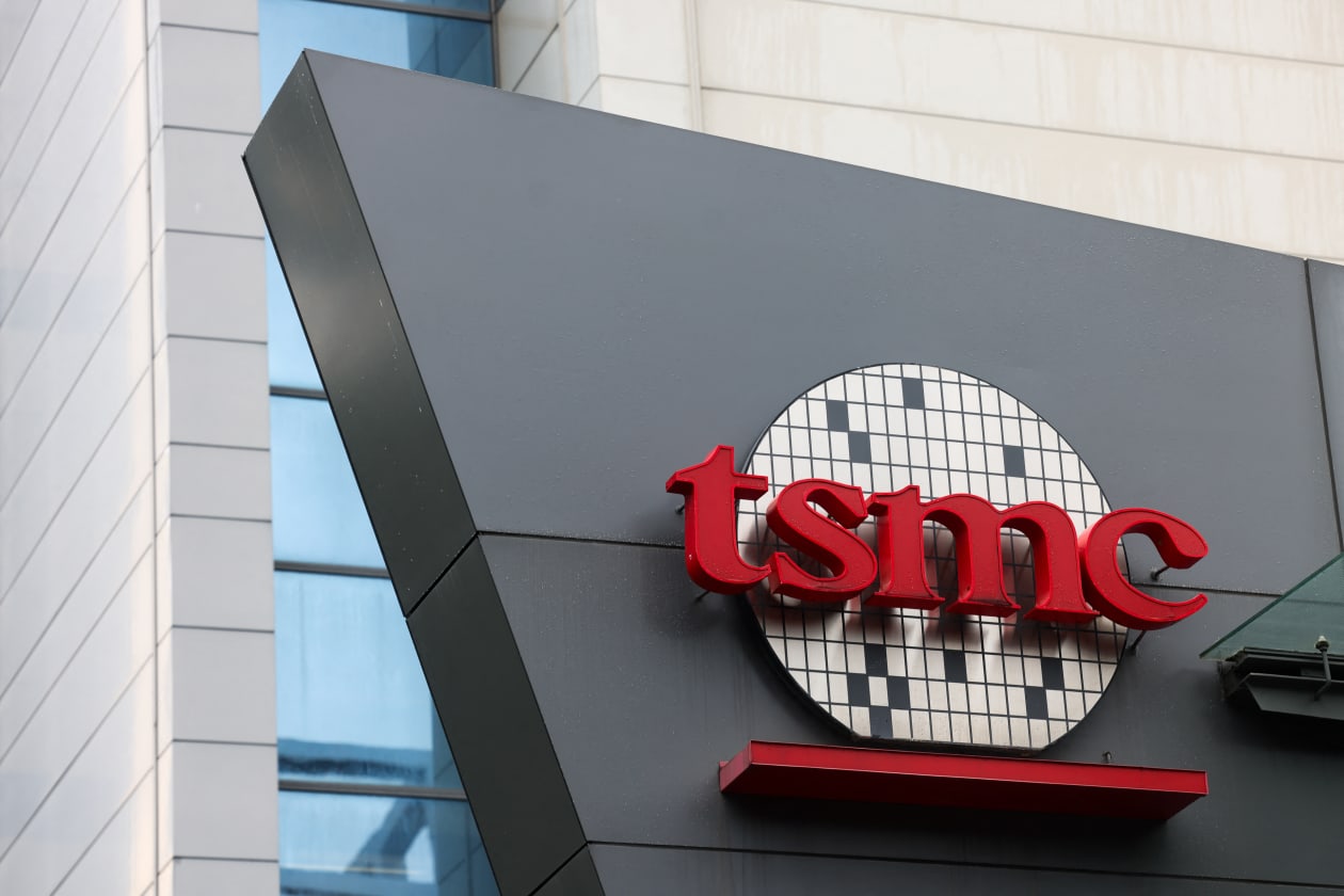 TSMC's 6-Quarter Record Earnings Streak | AI Chip Demand Reshapes Electronics Supply Chain for E-Commerce Sellers