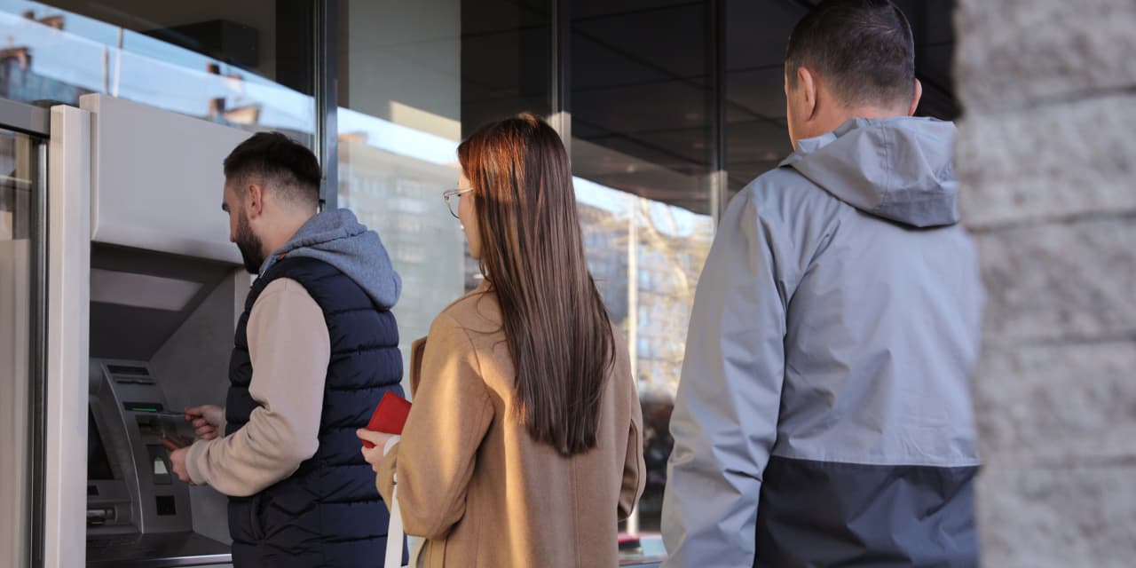 With many savings accounts offering 4% and up, we have to ask: Why are you still with your current bank?