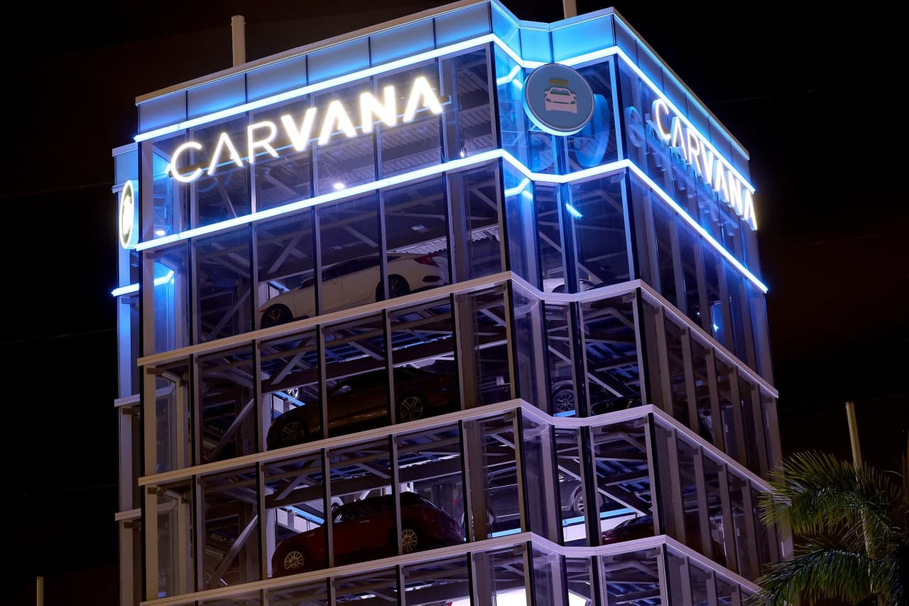 While Carvana’s stock is soaring, bondholders see a good time to exit