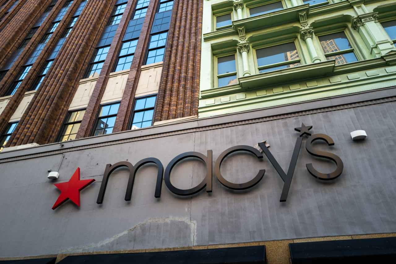 Macy’s cuts guidance in the face of ‘external uncertainties’ but stock gains