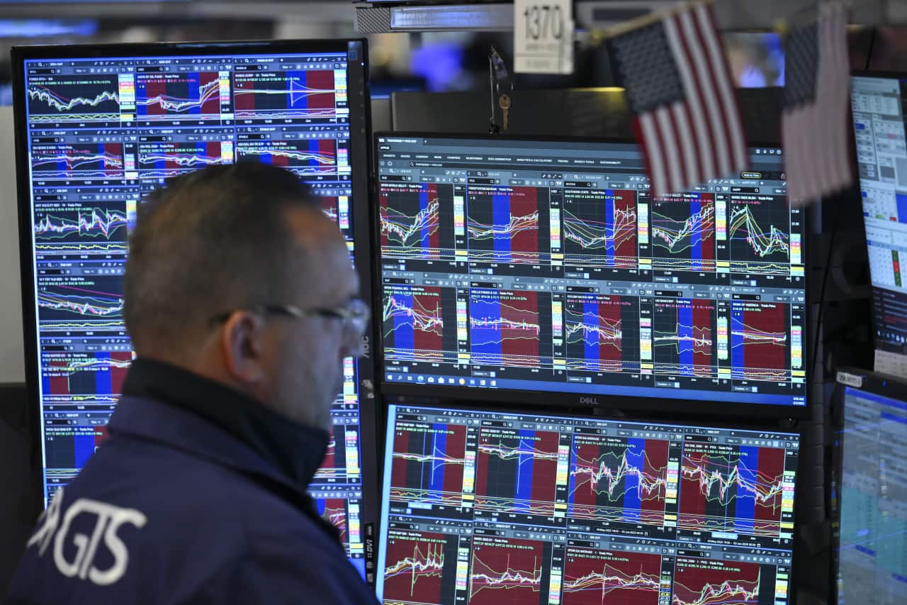 Fiserv’s stock surges as it teams with Circle to join the stablecoin party