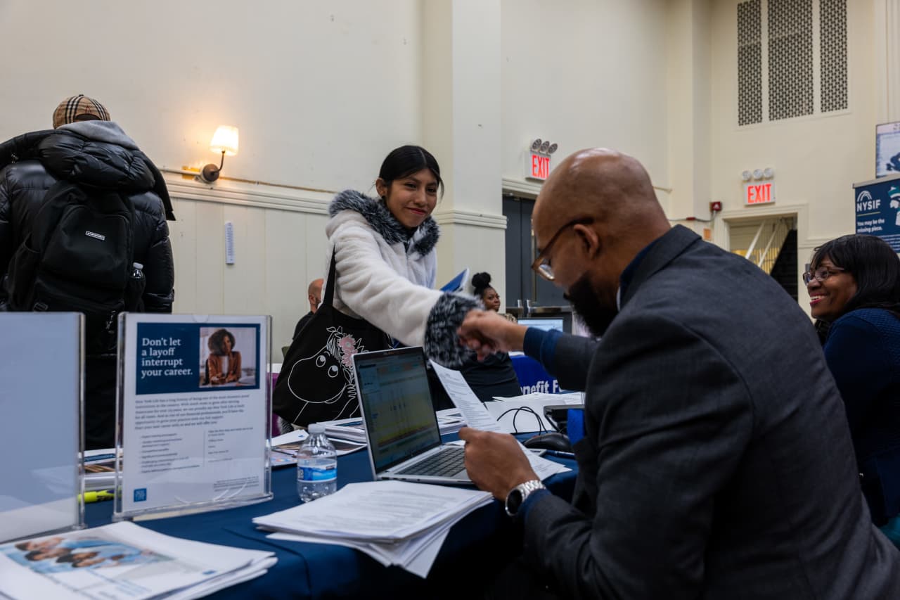 Jobless claims fall to lowest level of the year, signaling a more stable labor market