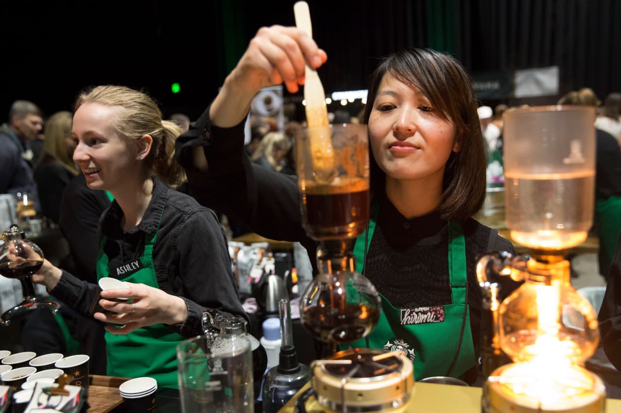 Starbucks baristas tell us why the new $1,200 bonus is impossible to get