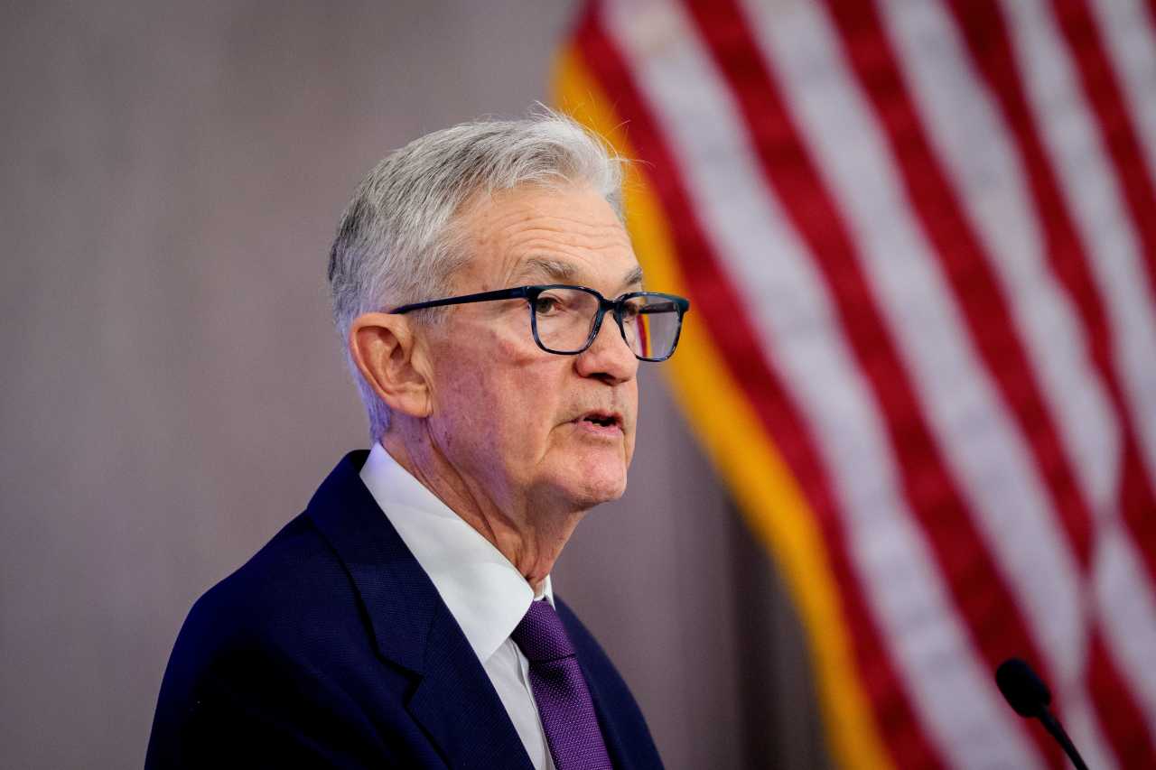 Fed officials see persistent inflation as a threat, even as staff warn of recession