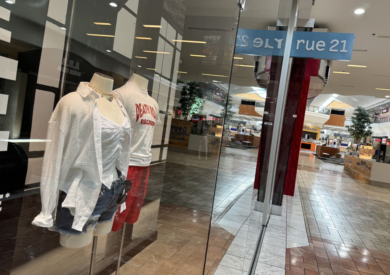 Clothing retailer Rue21 files for bankruptcy, will close all of its stores