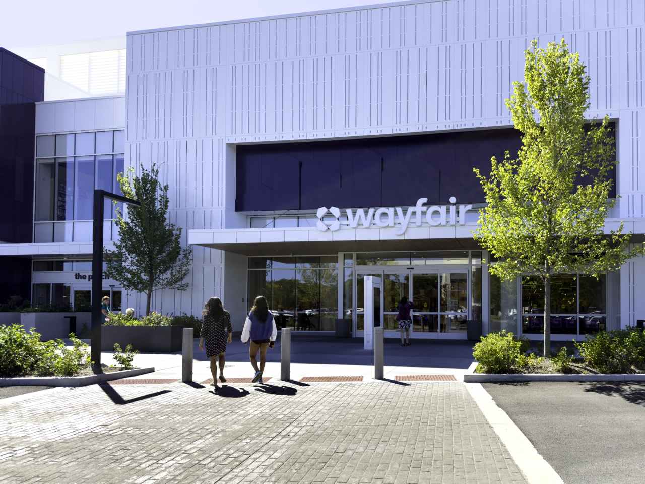Wayfair’s stock sinks, as investors worry expansion plans will hurt profits