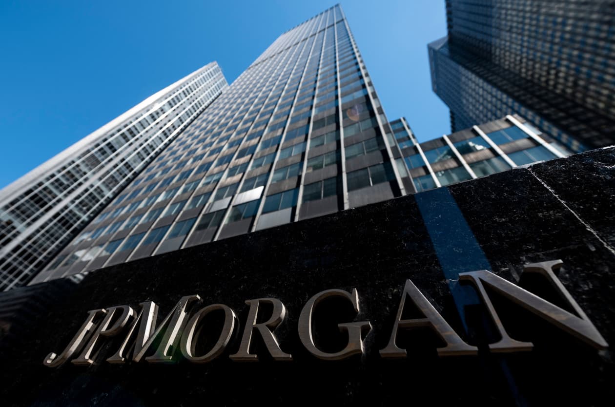 More pain in private credit as JPMorgan reportedly tightening lending while a $33 bln fund sees heavy redemptions