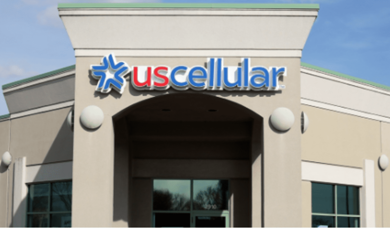U.S. Cellular enters $4.4 billion deal to sell T-Mobile its wireless operations