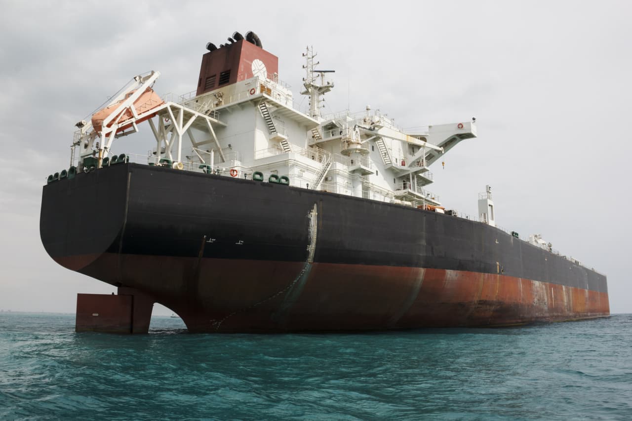 US and Iran Reach Tentative Ceasefire and Strait of Hormuz Deal