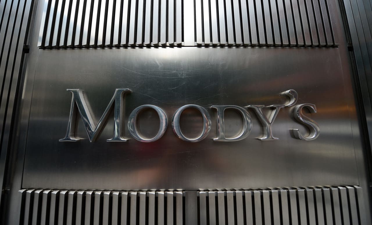 Junk-rated companies face record refinancing needs above $2 trillion through 2029, Moody’s says