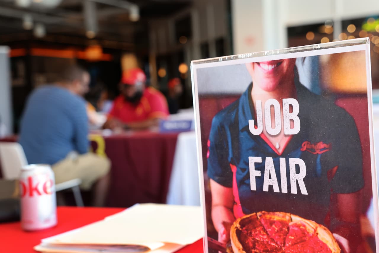 Jobless claims flat at 212,000 and still show no sign of rising layoffs