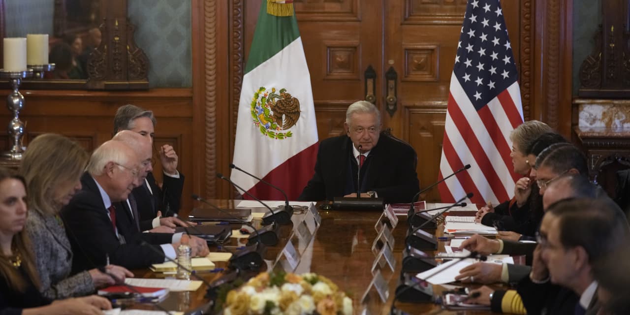 Mexico clearing border camp after López Obrador meeting with top Biden official - Vimarsana News