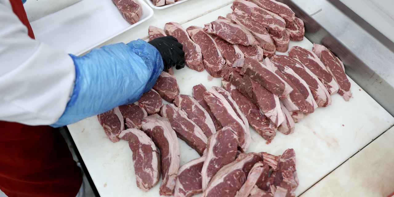 Trump’s plans to lower beef prices are knocking cattle futures down from record highs. Will shoppers see a difference?