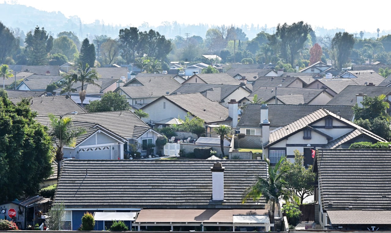 Almost nine out of ten people say it is a bad time to buy a home.  ‘Consumers are struggling to find positives,’ says the economist.