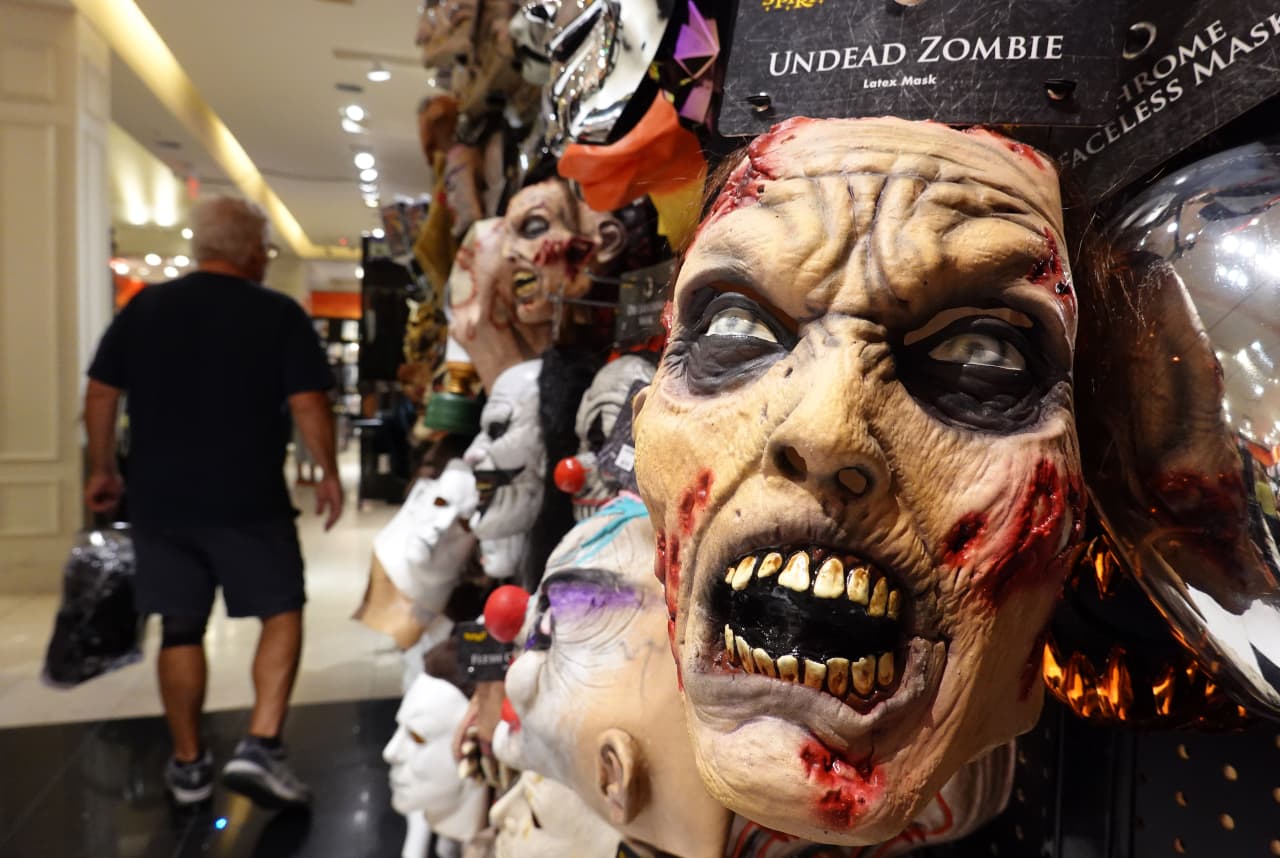 marketwatch.com - Jeffry Bartash - Consumer spending points to strong third-quarter GDP. U.S. economy still has momentum.