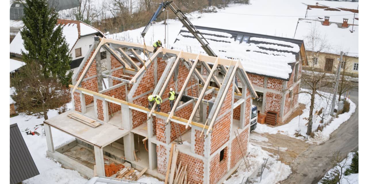 Builder-confidence index jumps in January as mortgage rates fall - Vimarsana News