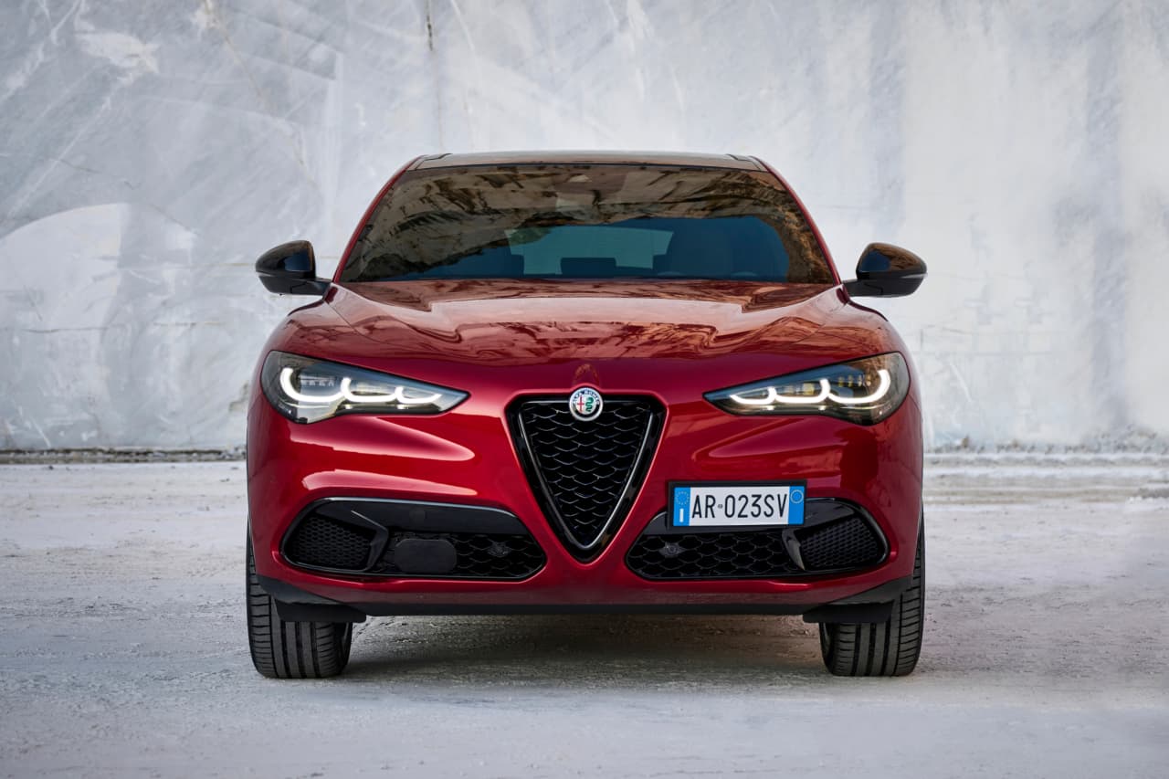 The agile 2024 Alfa Romeo Stelvio looks stylish and drives with real  Italian flair - MarketWatch