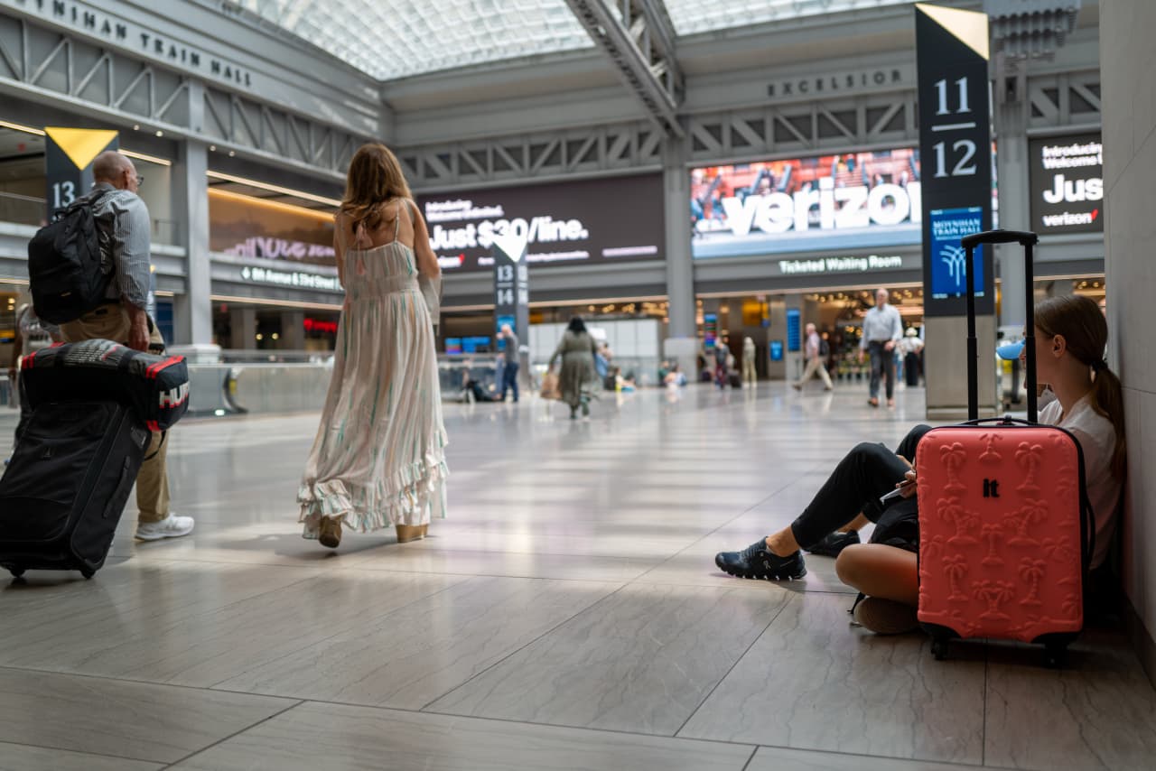 U.S. economy is still sunny, but storm clouds might be moving in